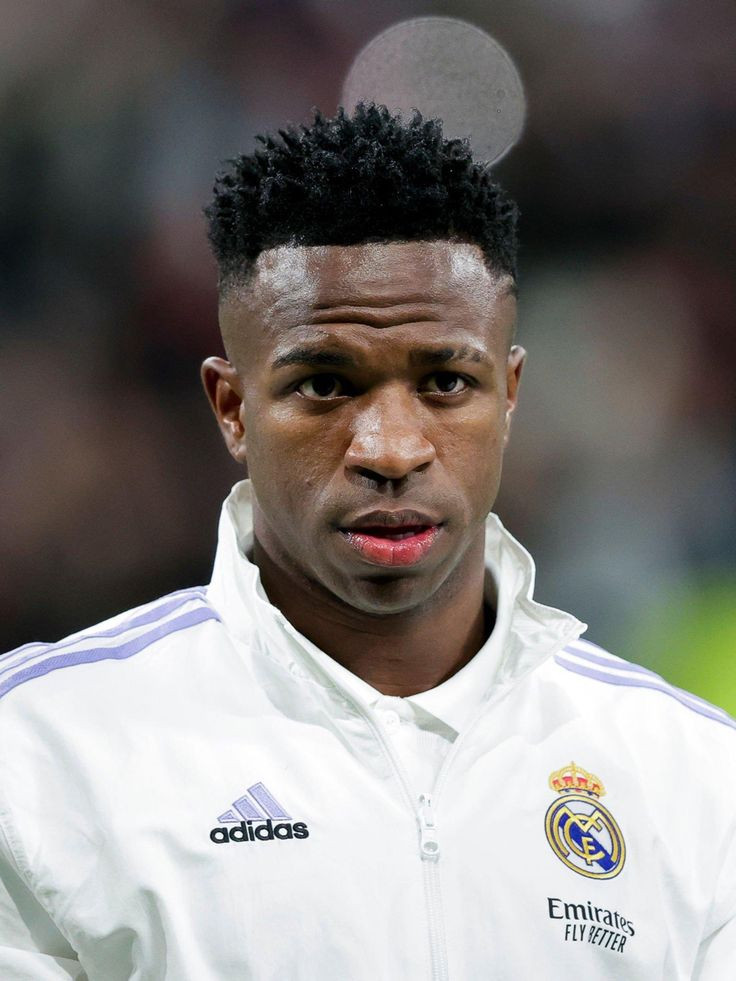 Aurelien Tchouameni với kiểu tóc Premelock