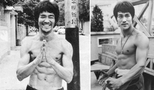 Bruce Lee với mái tóc ngắn gọn gàng và bộ vest lịch lãm