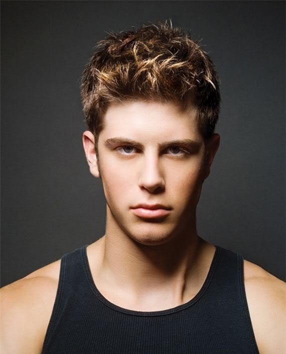 Caesar chải cao góc cạnh