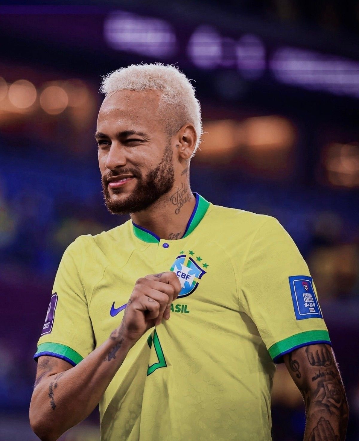 Cận cảnh kiểu tóc bạch kim của Neymar, thu hút mọi ánh nhìn
