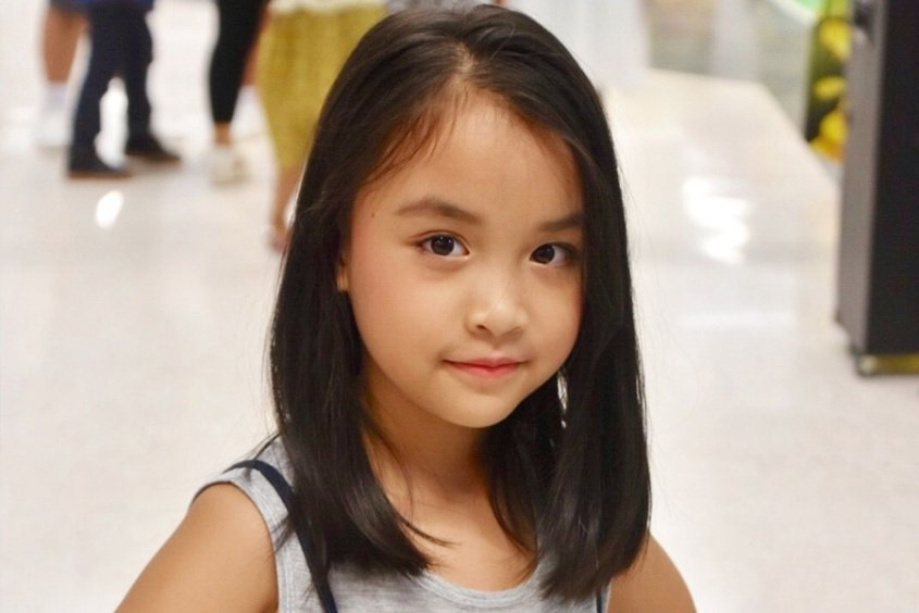 Chăm sóc mái tóc dài của bé gái 10 tuổi để luôn mềm mượt và khỏe mạnh