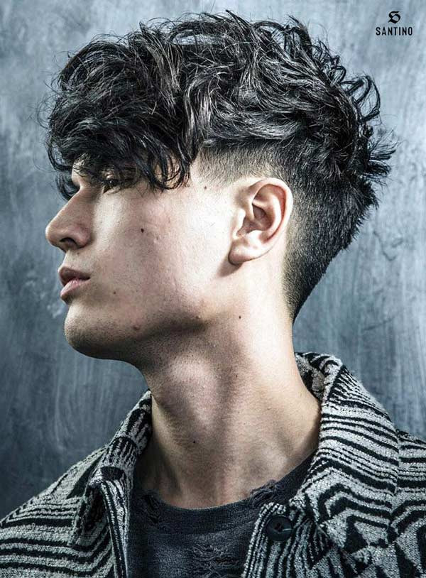 Chàng trai với Angular Fringe lãng tử, một trong những kiểu tóc nam đẹp năm 2024 cuốn hút