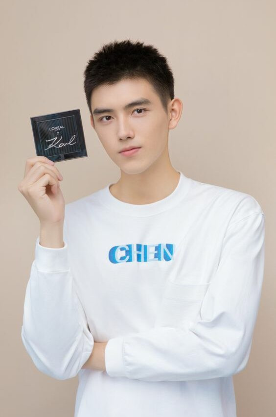 Chàng trai với kiểu tóc Crew Cut gọn gàng, phù hợp cho học sinh