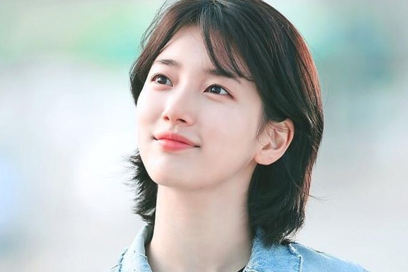 Cô gái với kiểu tóc ngắn layer Suzy nổi bật