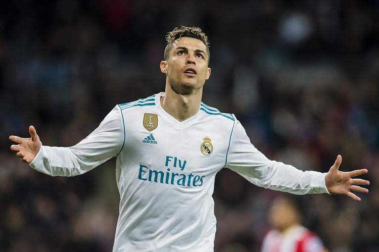 Cristiano Ronaldo nổi tiếng với nhiều kiểu tóc