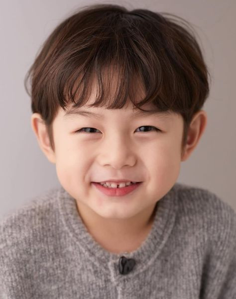 Cùng bé chọn kiểu tóc mùa hè ưng ý