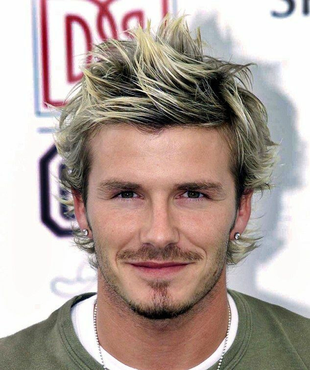 David Beckham với tóc nhuộm bạch kim