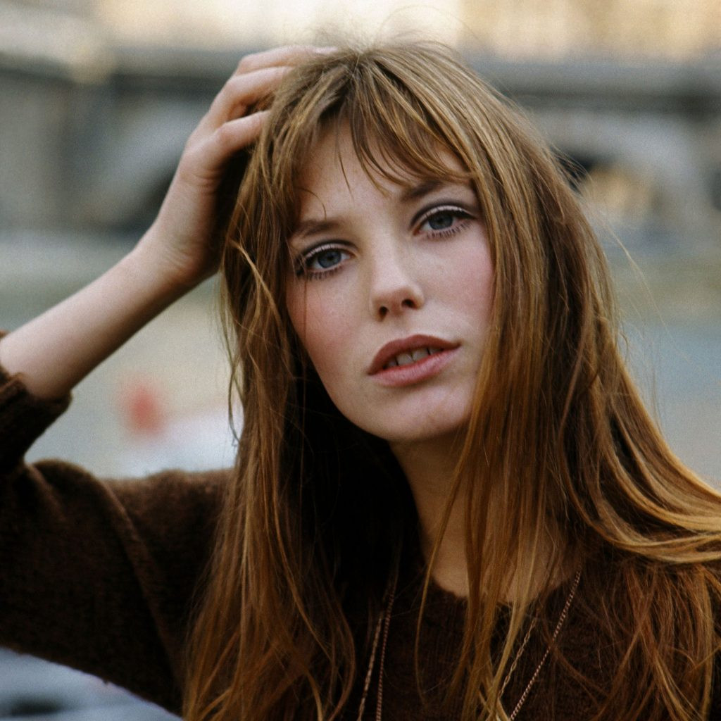 Diễn viên Jane Birkin với kiểu tóc mái Fringe nổi tiếng, phong cách tóc nữ thập niên 70.