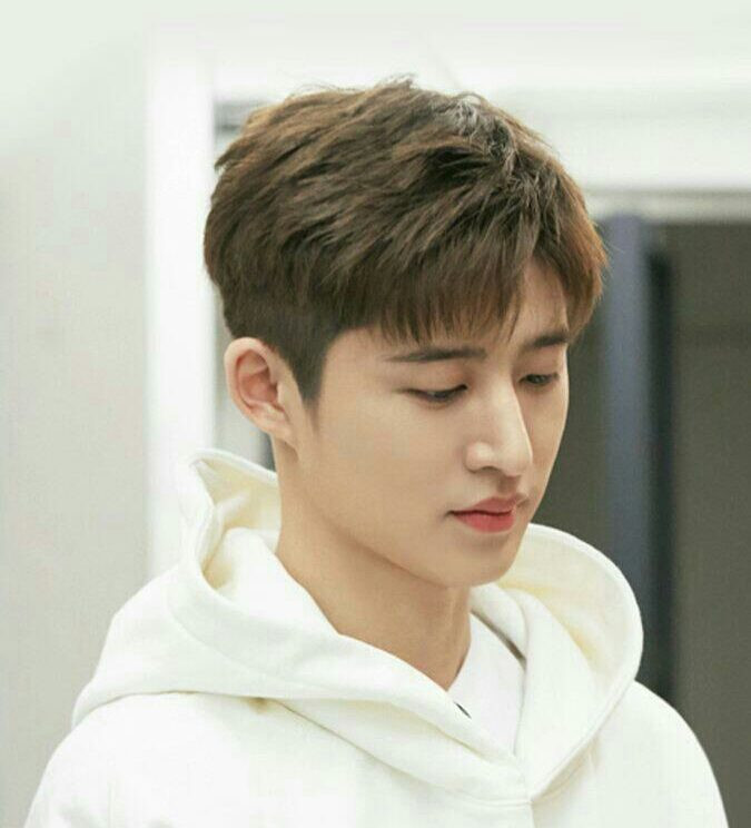 Hình ảnh minh họa kiểu tóc layer texture nữ uốn nhẹ tự nhiên