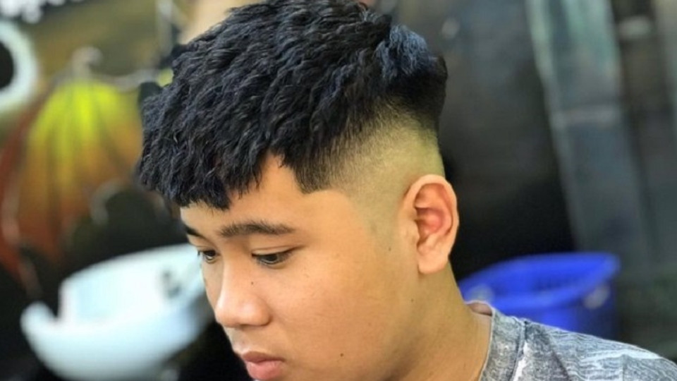 Khuôn mặt không phù hợp với kiểu tóc Mohican để gáy cơ bản