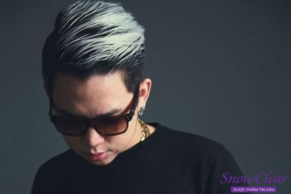 Kiểu tóc Andree Right Hand nhuộm bạch kim nổi bật