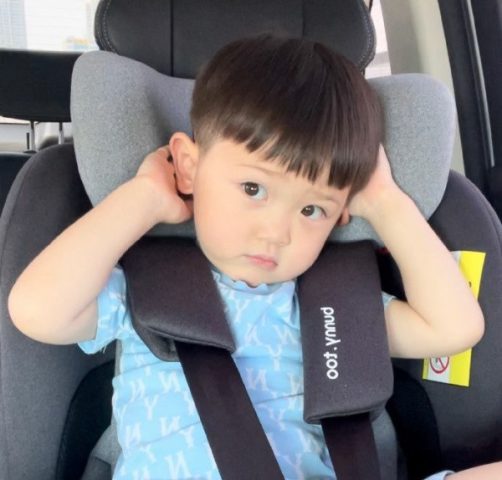 Kiểu tóc bé trai Hàn Quốc cực ngầu cho gương mặt tròn bầu bĩnh