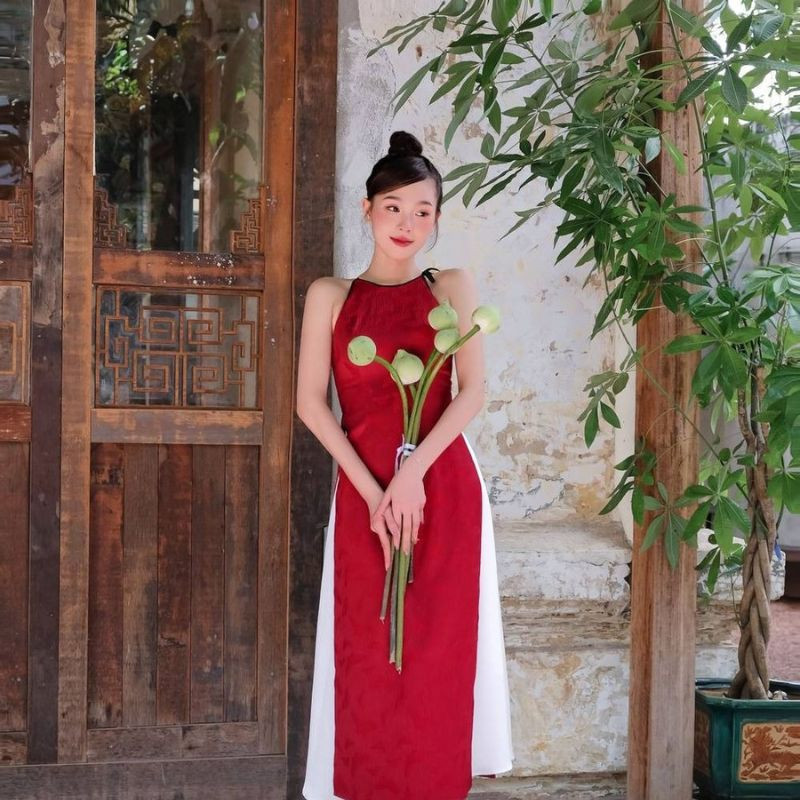 Kiểu tóc búi củ tỏi cao thanh thoát cho áo dài cổ yếm