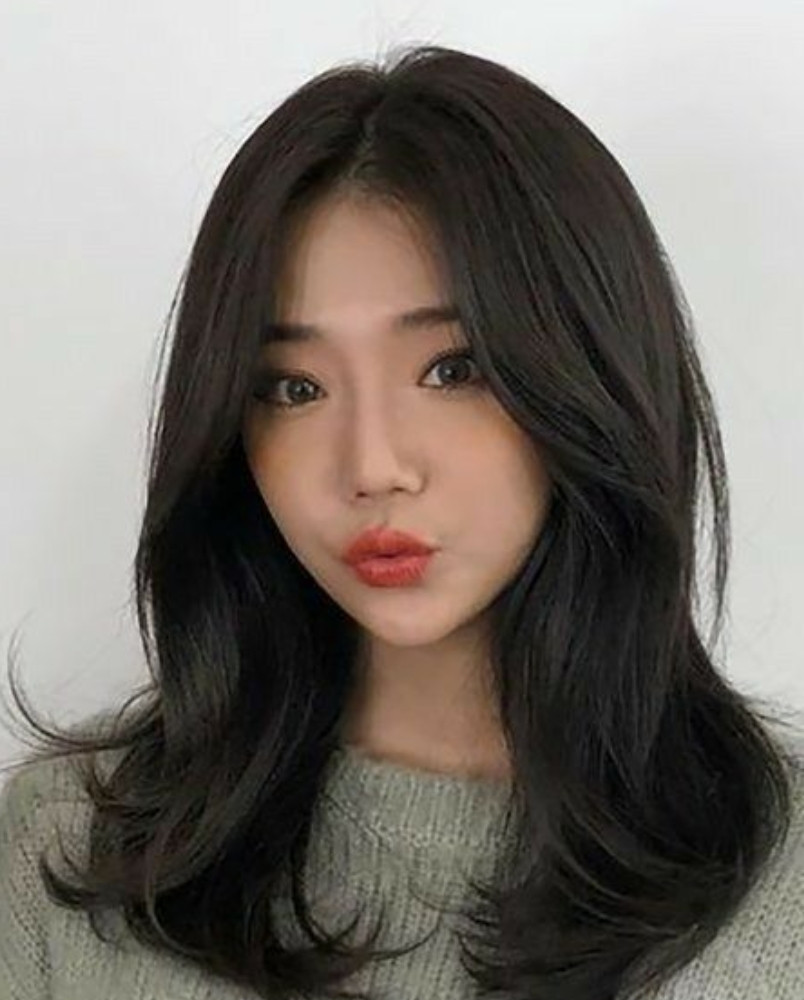 Kiểu tóc butterfly layer nữ giúp tóc mỏng trông dày và bồng bềnh hơn