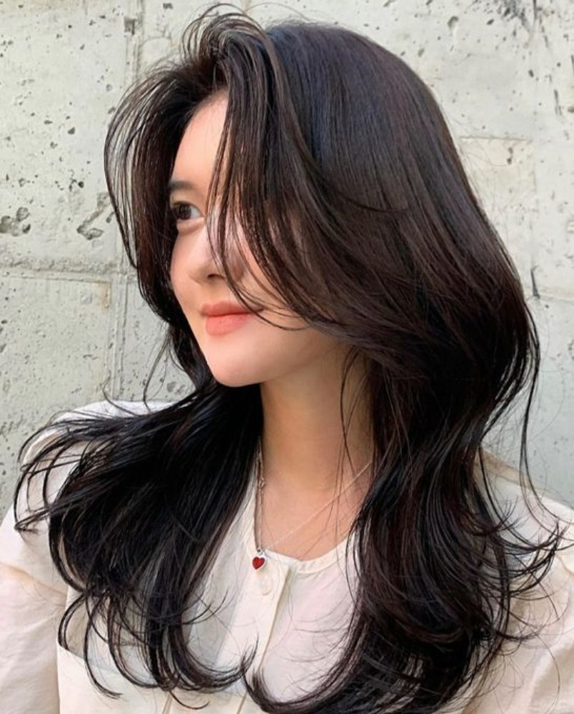 Kiểu tóc butterfly layer nữ phong cách Hàn Quốc trang nhã