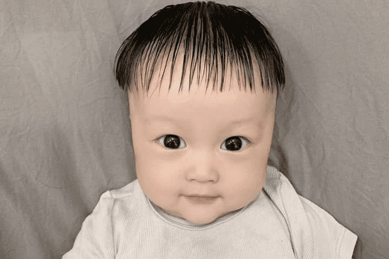 Kiểu tóc cho bé trai 9 tháng với mái ngố dễ thương