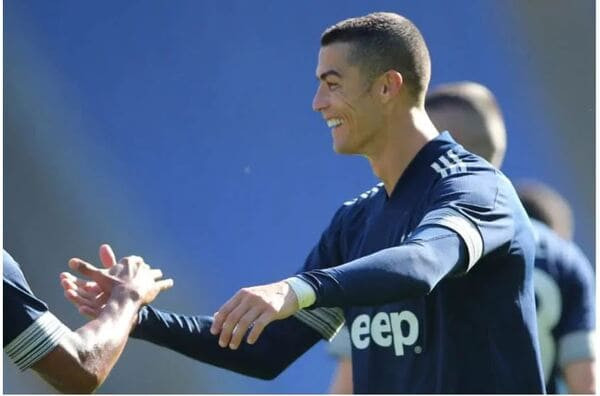Kiểu tóc Classic Undercut sang trọng của Ronaldo