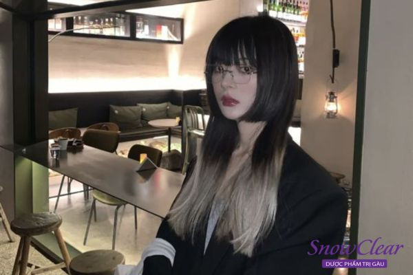 Kiểu tóc con sứa nữ duỗi thẳng thanh lịch