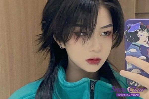 Kiểu tóc con sứa nữ kết hợp với tóc mullet thời thượng