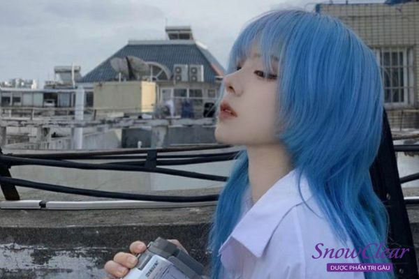 Kiểu tóc con sứa nữ nhuộm xanh pastel nổi bật