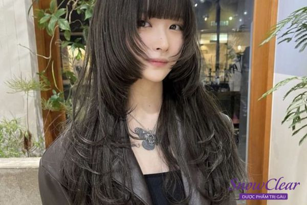 Kiểu tóc con sứa nữ uốn xoăn bồng bềnh