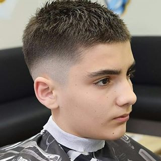 kiểu tóc Crew Cut gọn gàng mạnh mẽ cho bé trai