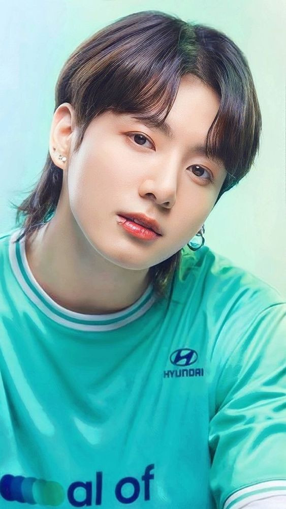 Kiểu tóc Curtain nam rẽ ngôi giữa lãng tử