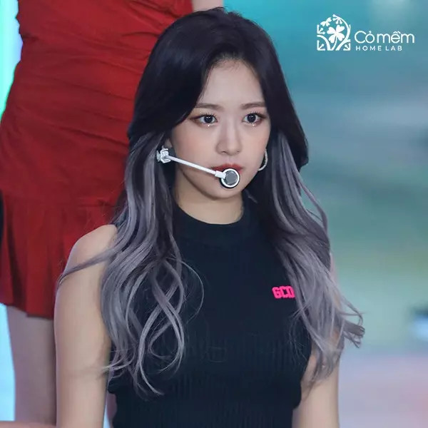 Kiểu tóc dài xoăn nhuộm hidden đầy mê hoặc