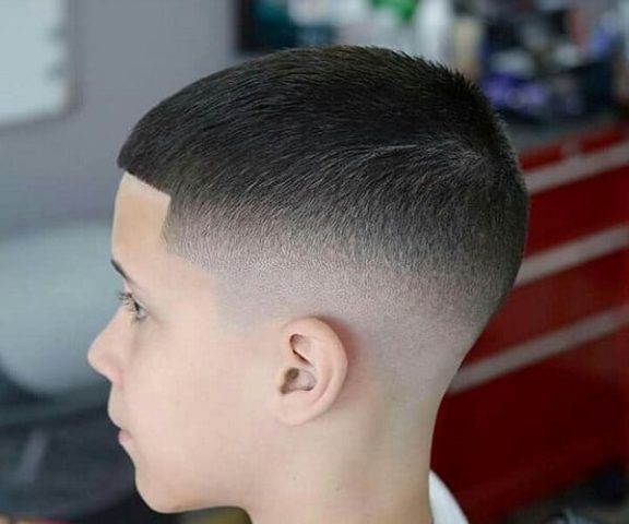 Kiểu tóc đầu đinh hiện đại cho bé trai năng động