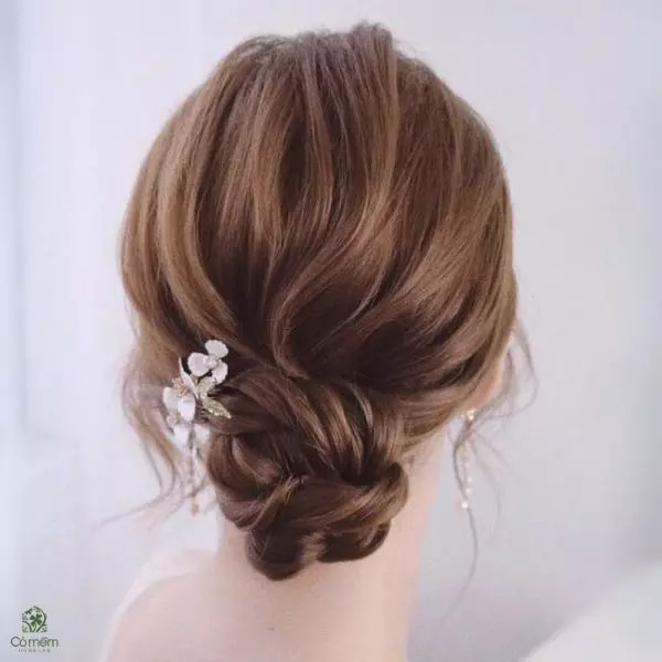 kiểu tóc đi tiệc cho mặt tròn búi kiểu Hàn Quốc