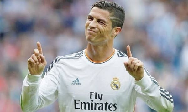 Kiểu tóc Hard Part Double Line ấn tượng của Ronaldo