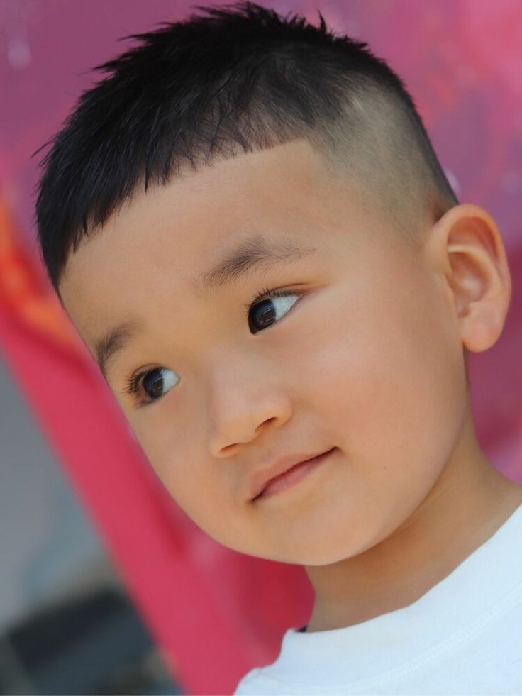 kiểu tóc High and Tight gọn gàng cho bé trai