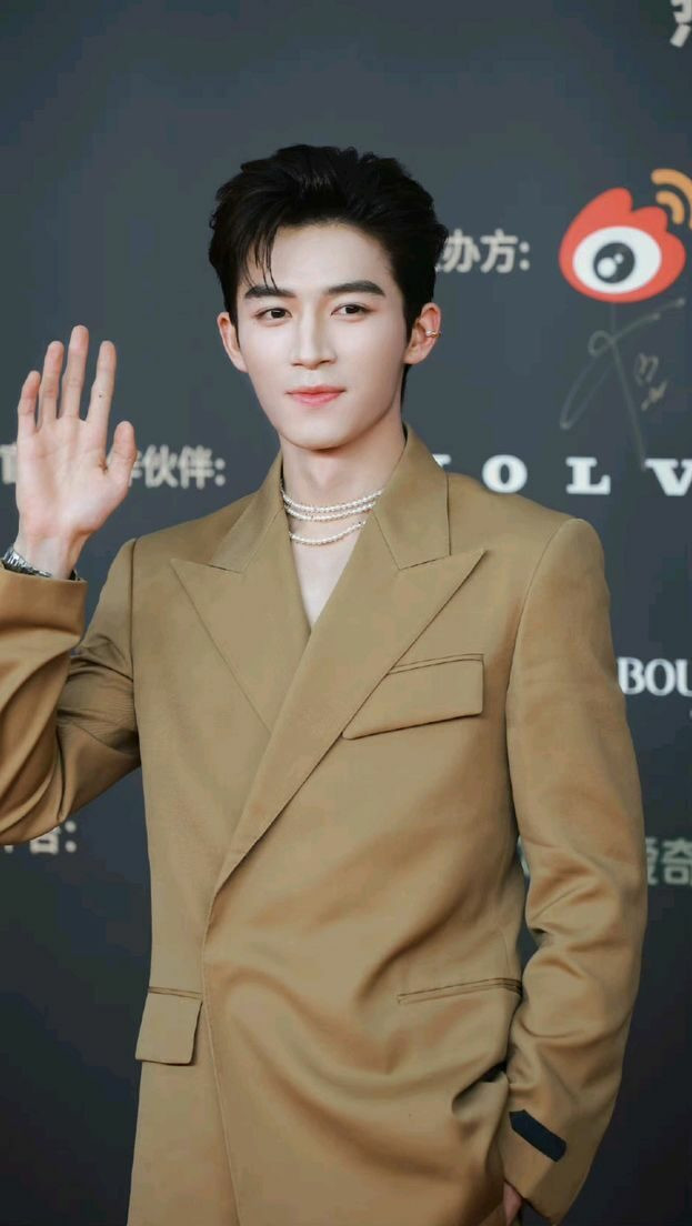 Kiểu tóc Long Top Short Sides năng động