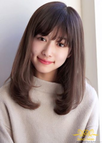 Kiểu tóc lửng uốn cụp chữ C nhẹ nhàng