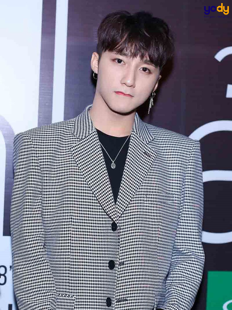 Kiểu tóc mái ngố nam đẹp của Sơn Tùng