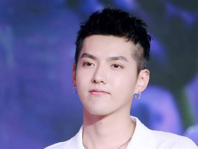 Kiểu tóc mái ngố nam uốn xoăn