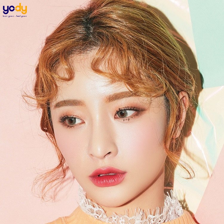 Kiểu tóc mái ngố xéo nữ uốn cụp xinh xắn