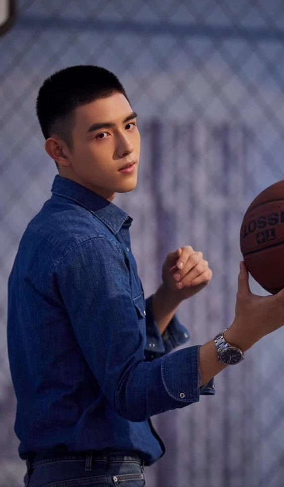 kiểu tóc nam Buzz Cut hiện đại