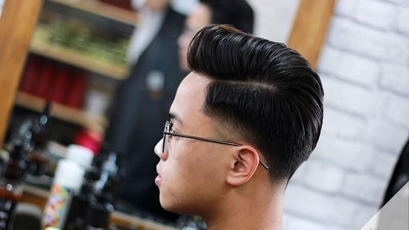 Kiểu tóc nam vuốt sang 1 bên phù hợp mọi khuôn mặt