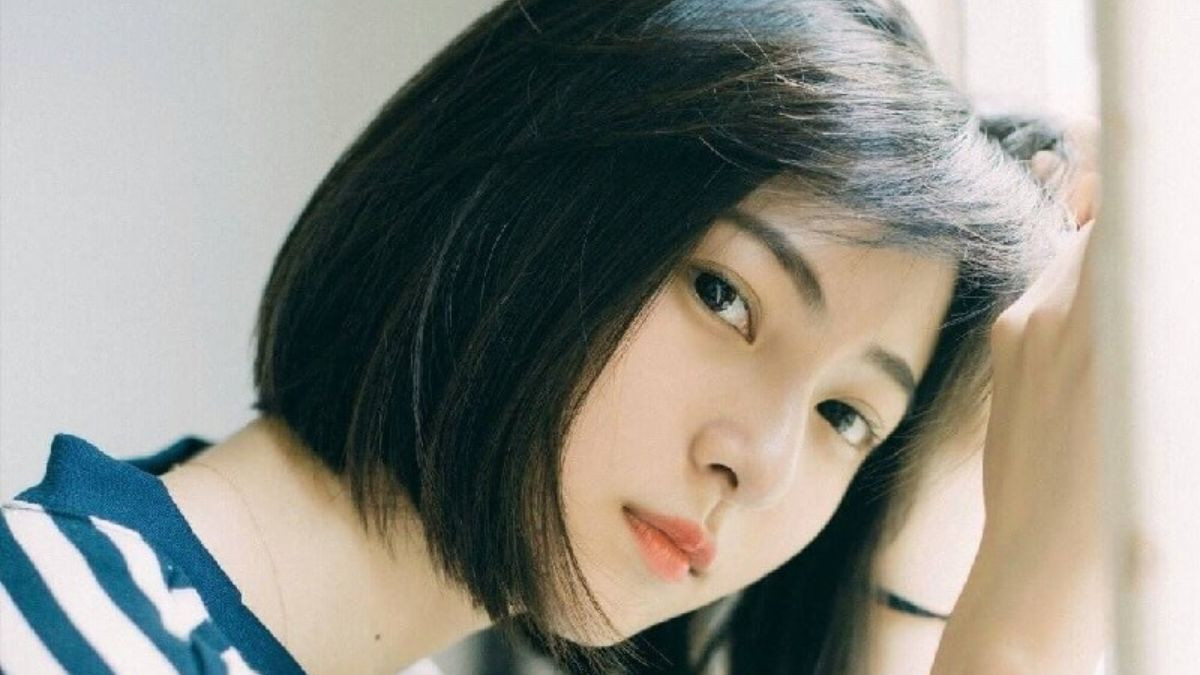 Kiểu tóc ngắn dài hơn vai thẳng tự nhiên