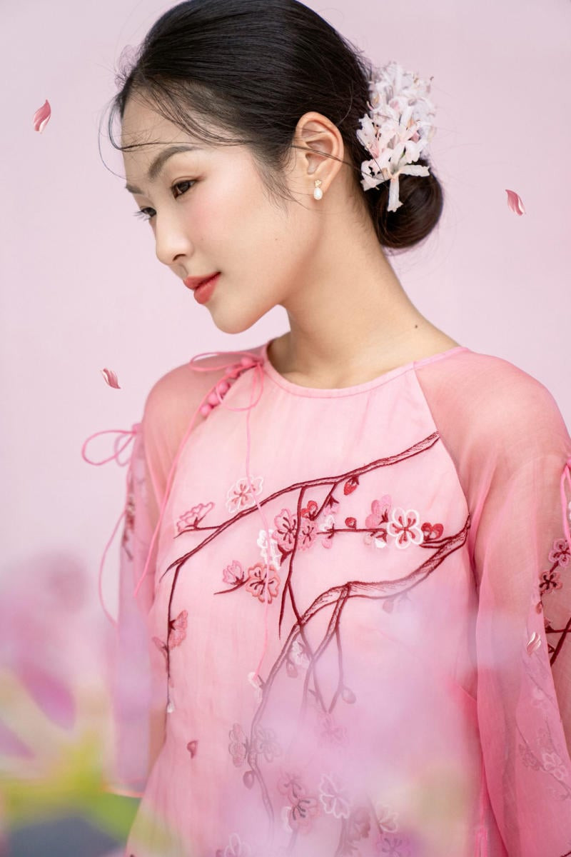 kiểu tóc nữ mặc áo dài phù hợp makeup