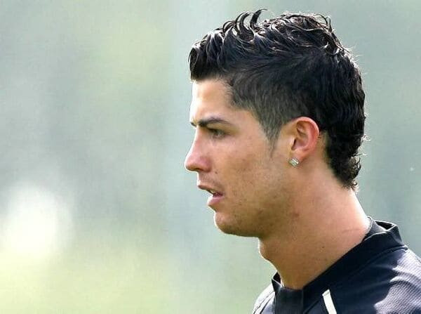 Kiểu tóc Over Tapered Side lãng tử của Ronaldo