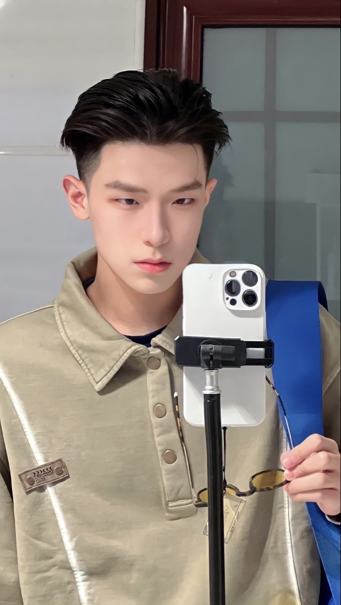 Kiểu tóc Pompadour ngắn cho nam sinh