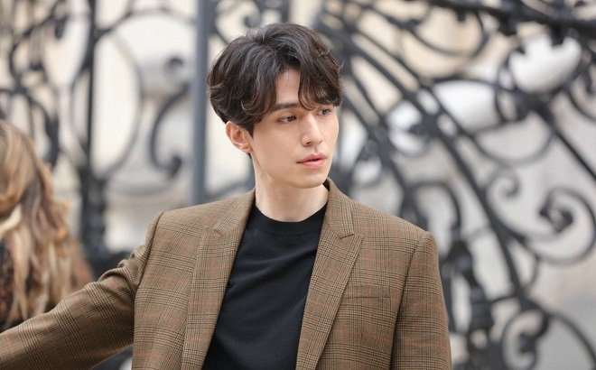 Kiểu tóc side part nam mặt tròn