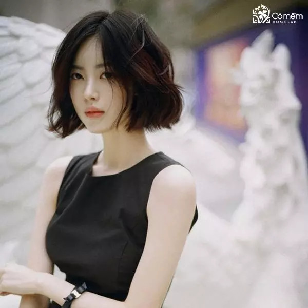Kiểu tóc tém uốn gợn sóng