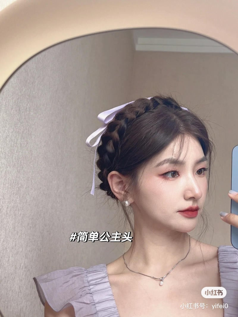 Kiểu tóc tết giả băng đô đơn giản nhưng cuốn hút