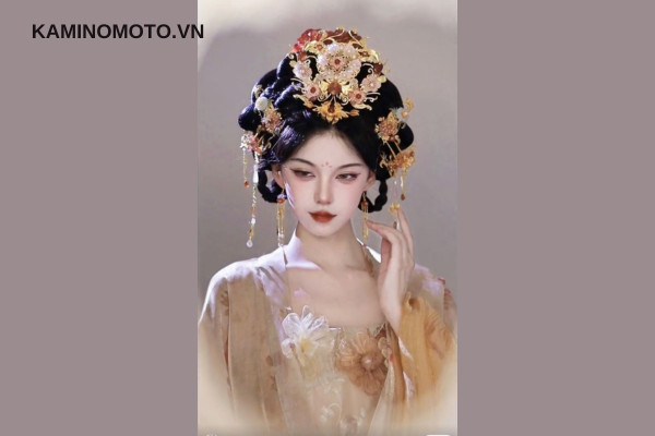 Kiểu tóc tết vòng quanh đầu như vương miện, mang đến nét đẹp cổ trang ngây thơ và thanh lịch.