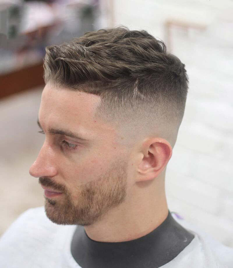 Kiểu tóc Textured chải cao ngược