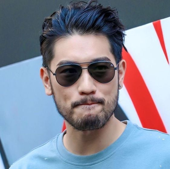 Kiểu tóc Textured Slicked Back tự nhiên cho quý ông U50