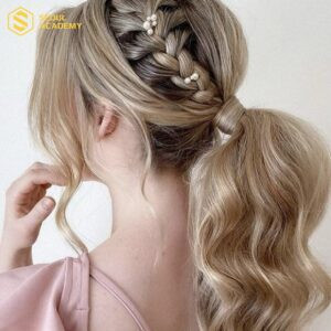 Kiểu tóc thắt bím buộc đuôi ngựa cao, năng động và quyến rũ theo phong cách Âu Mỹ.